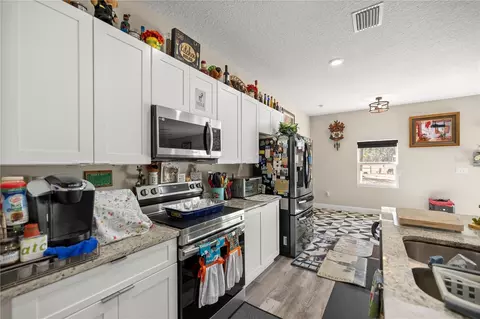Kitchen - 13920 NE 6th St, Williston, FL 32696 photo 2 of 2