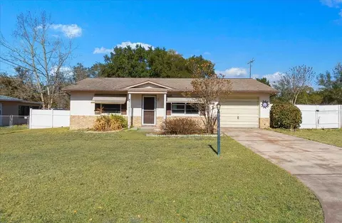 415 First Dr, Lady Lake, FL 32159