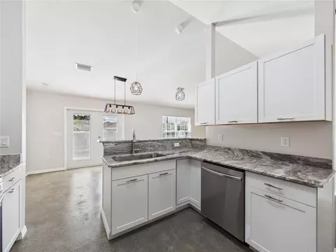 Kitchen - 24 Pine Course Pass, Ocala, FL 34472 photo 4 of 4