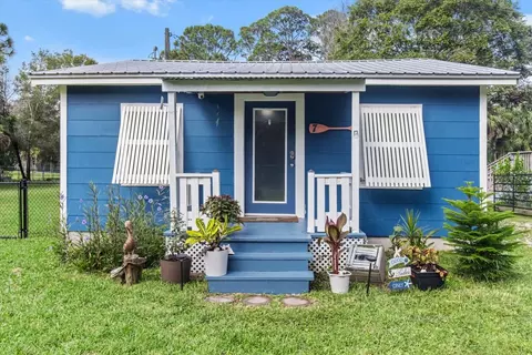 7 65th St, Yankeetown, FL 34498