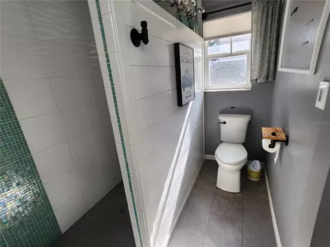 Bath - 25 Emerald Dr, Ocala, FL 34472 photo 6 of 7