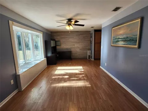 Living - 25 Emerald Dr, Ocala, FL 34472 photo 1 of 14