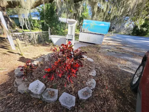 Exterior - 25 Emerald Dr, Ocala, FL 34472 photo 10 of 27