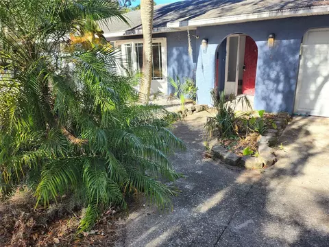 Exterior - 25 Emerald Dr, Ocala, FL 34472 photo 3 of 27