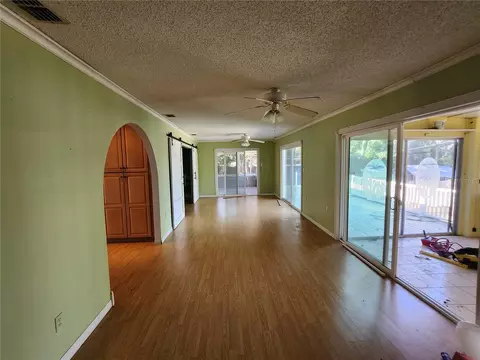 Living - 25 Emerald Dr, Ocala, FL 34472 photo 8 of 14