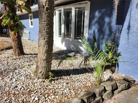 Exterior - 25 Emerald Dr, Ocala, FL 34472 photo 4 of 27