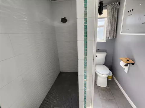 Bath - 25 Emerald Dr, Ocala, FL 34472 photo 7 of 7