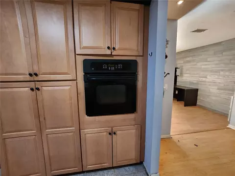 Kitchen - 25 Emerald Dr, Ocala, FL 34472 photo 2 of 4