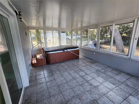 Exterior - 25 Emerald Dr, Ocala, FL 34472 photo 5 of 27
