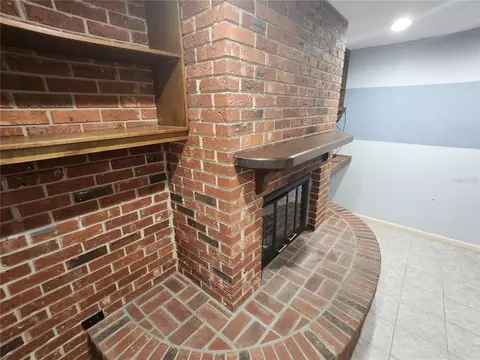 Living - 25 Emerald Dr, Ocala, FL 34472 photo 11 of 14