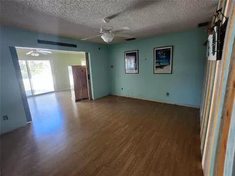 Living - 25 Emerald Dr, Ocala, FL 34472 photo 3 of 14
