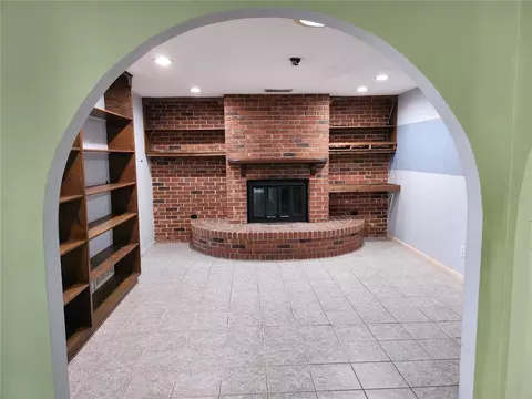 Living - 25 Emerald Dr, Ocala, FL 34472 photo 9 of 14