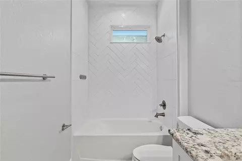Bath - 4765 SE 25th Loop, Ocala, FL 34480 photo 6 of 6