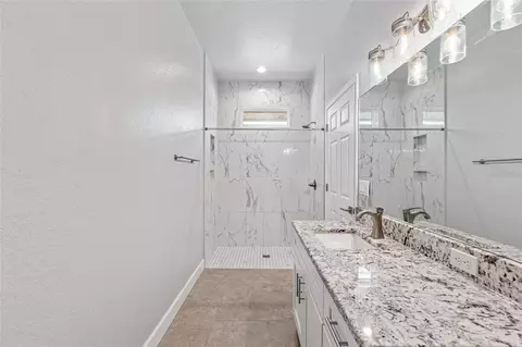 Bath - 4765 SE 25th Loop, Ocala, FL 34480 photo 3 of 6