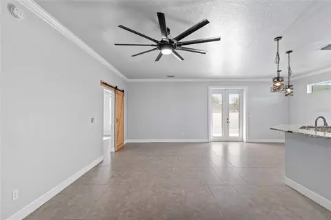 Living - 4765 SE 25th Loop, Ocala, FL 34480 photo 4 of 9