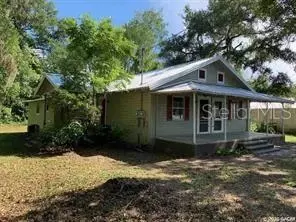 Exterior - 15-17 SE 2nd Ave, Williston, FL 32696 photo 3 of 8