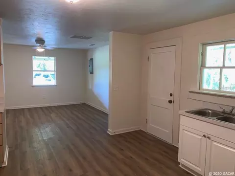 Living - 15-17 SE 2nd Ave, Williston, FL 32696 photo 1 of 5