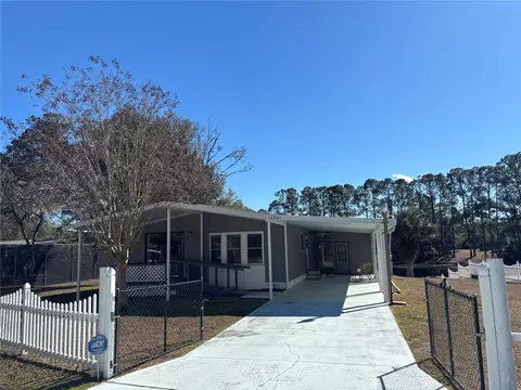 5335 SE 186th Ct, Ocklawaha, FL 32179