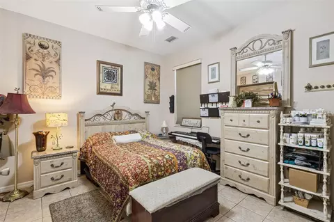 Bedroom - 9200 E Windwood Loop, Inverness, FL 34450 photo 4 of 7