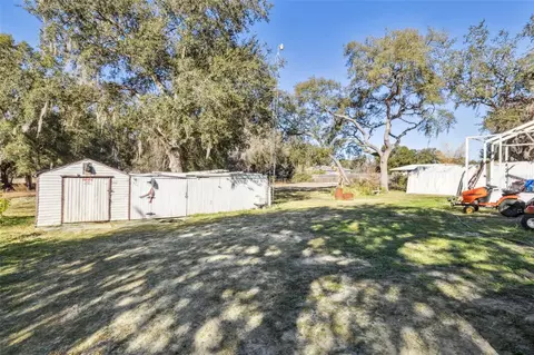 Exterior - 9200 E Windwood Loop, Inverness, FL 34450 photo 7 of 9