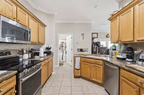 Kitchen - 9200 E Windwood Loop, Inverness, FL 34450 photo 2 of 3