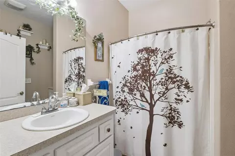 Bath - 9200 E Windwood Loop, Inverness, FL 34450 photo 3 of 3