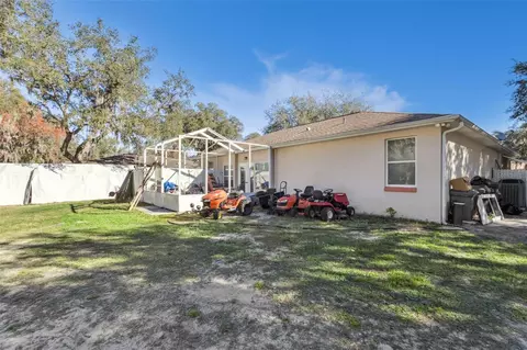 Exterior - 9200 E Windwood Loop, Inverness, FL 34450 photo 4 of 9