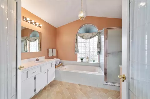 Bath - 5245 NW 21st Loop, Ocala, FL 34482 photo 1 of 2