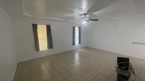 Living - 32 Almond Dr, Ocala, FL 34472 photo 2 of 2