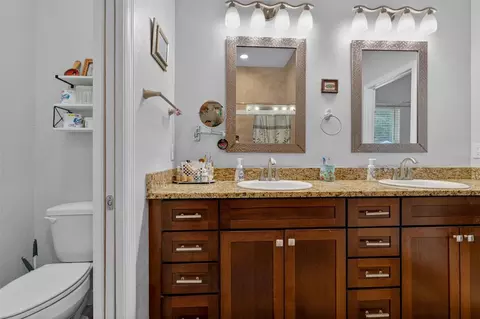 Bath - 30 Deer Trail Cir, Bronson, FL 32621 photo 4 of 4