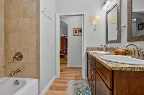 Bath - 30 Deer Trail Cir, Bronson, FL 32621 photo 2 of 4