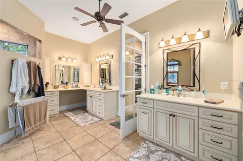 Bath - 2150 SE 73 Loop, Ocala, FL 34480 photo 2 of 7