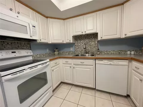Kitchen - 625 Midway Dr #A, Ocala, FL 34472 photo 1 of 3