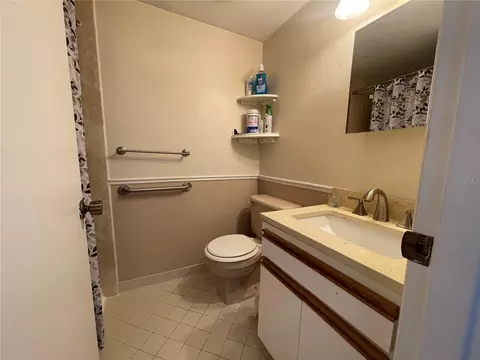 Bath - 625 Midway Dr #A, Ocala, FL 34472 photo 2 of 3