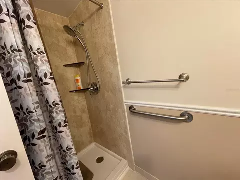 Bath - 625 Midway Dr #A, Ocala, FL 34472 photo 3 of 3