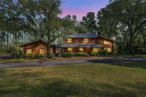 351 Sequoia Dr, Ocklawaha, FL 32179