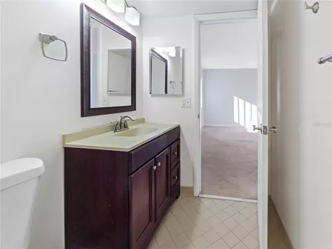 Bath - 680 Midway Dr #A, Ocala, FL 34472 photo 2 of 6