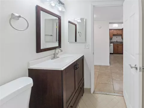 Bath - 680 Midway Dr #A, Ocala, FL 34472 photo 6 of 6