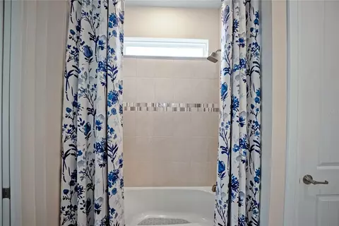 Bath - 9284 SW 56th Loop, Ocala, FL 34481 photo 5 of 10
