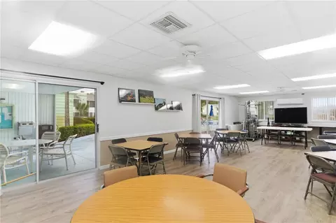 Dining - 521 Midway Dr #B, Ocala, FL 34472 photo 2 of 3