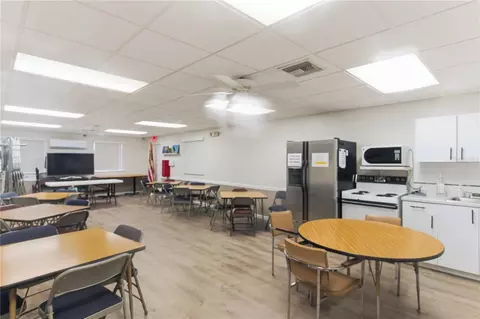 Dining - 521 Midway Dr #B, Ocala, FL 34472 photo 1 of 3