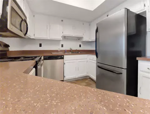 Kitchen - 504 Silver Crse #A, Ocala, FL 34472 photo 2 of 2
