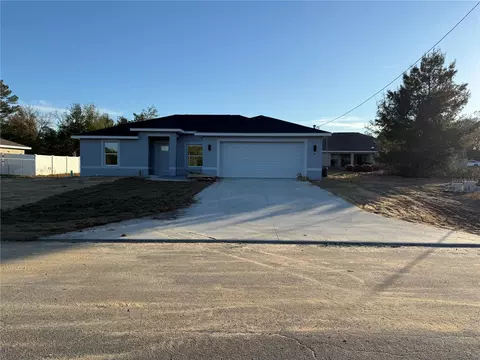 8 Malauka Circle Ln, Ocklawaha, FL 32179