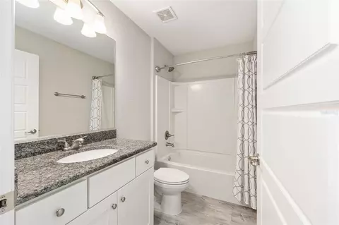 Bath - 99 Pecan Dr, Ocala, FL 34472 photo 3 of 3