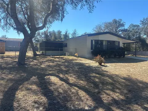 18410 SE 58th St, Ocklawaha, FL 32179