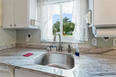 Kitchen - 4634 NW 35th St, Ocala, FL 34482 photo 3 of 3