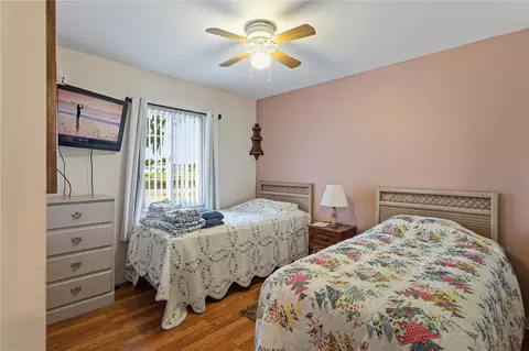 Bedroom - 4634 NW 35th St, Ocala, FL 34482 photo 5 of 5