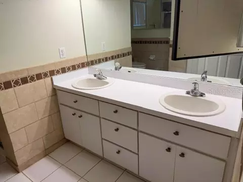 Bath - 4634 NW 35th St, Ocala, FL 34482 photo 5 of 5