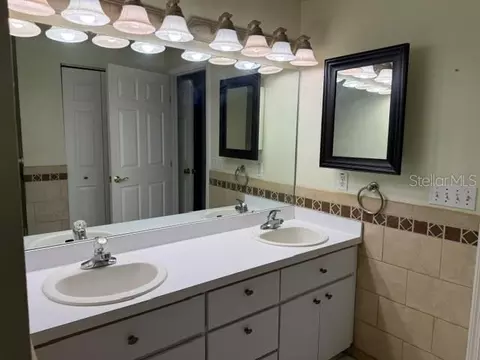 Bath - 4634 NW 35th St, Ocala, FL 34482 photo 3 of 5