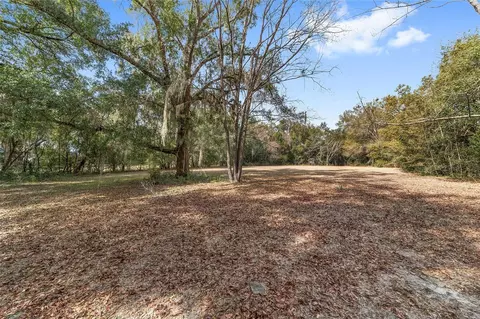 Exterior - 7075 SE Highway 25a, Belleview, FL 34420 photo 5 of 15